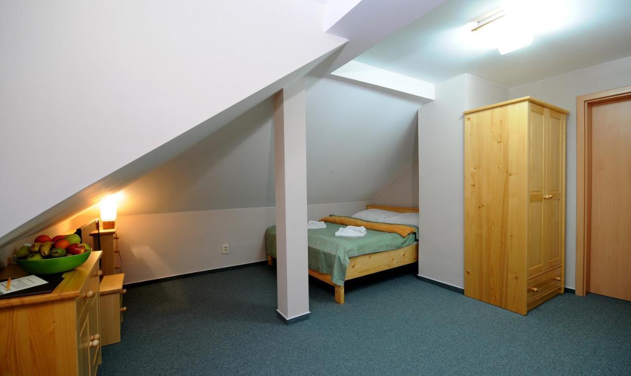Penzión Adika Myto pod Dumbierom Quarto foto